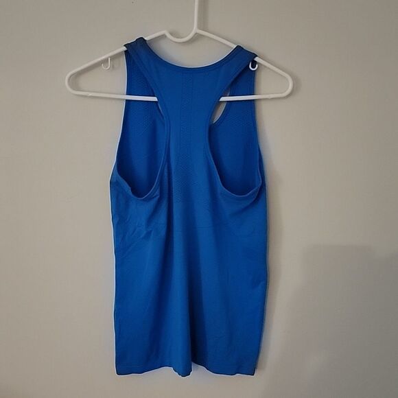 Gap tank Size M Gap tank Size M Gap tank Size M - Picture 8 of 8